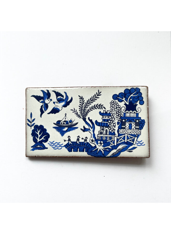 Willow pattern bridge brooch 019