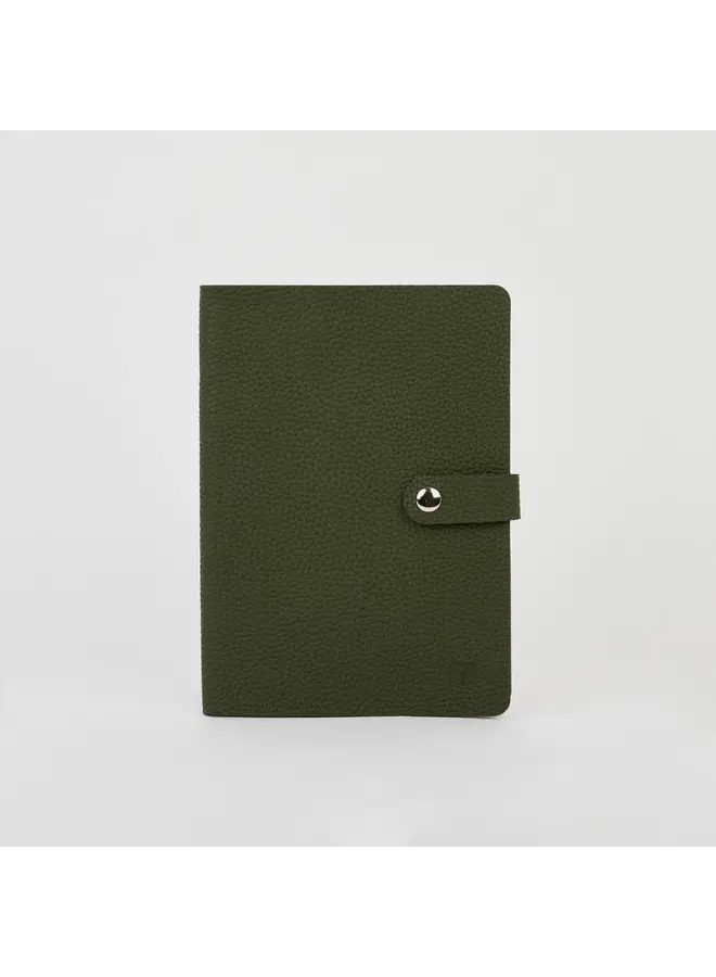 Carnet A5 végétalien vert olive avec fermoir en papier ligné 088