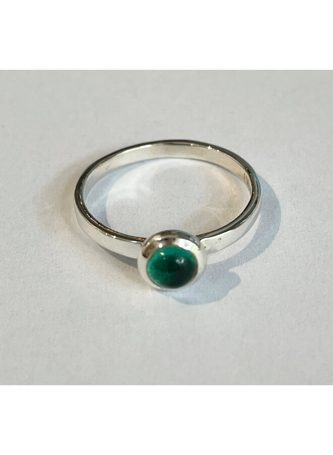 Smaragd silver stapelring M 209