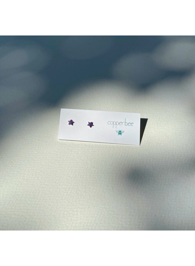 Mini clou d'oreille en émail violet étoiles 03