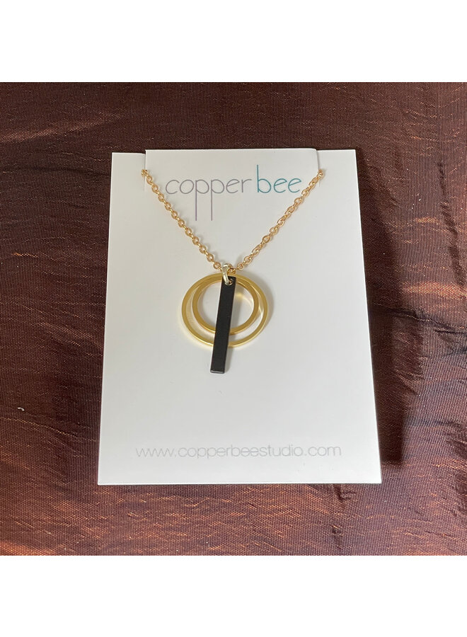 Collar de doble círculo con barra 38