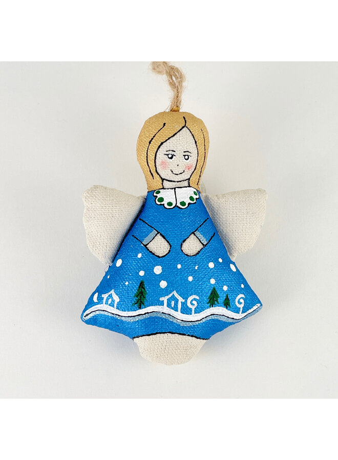 Ange avec décoration de ville d'hiver 41