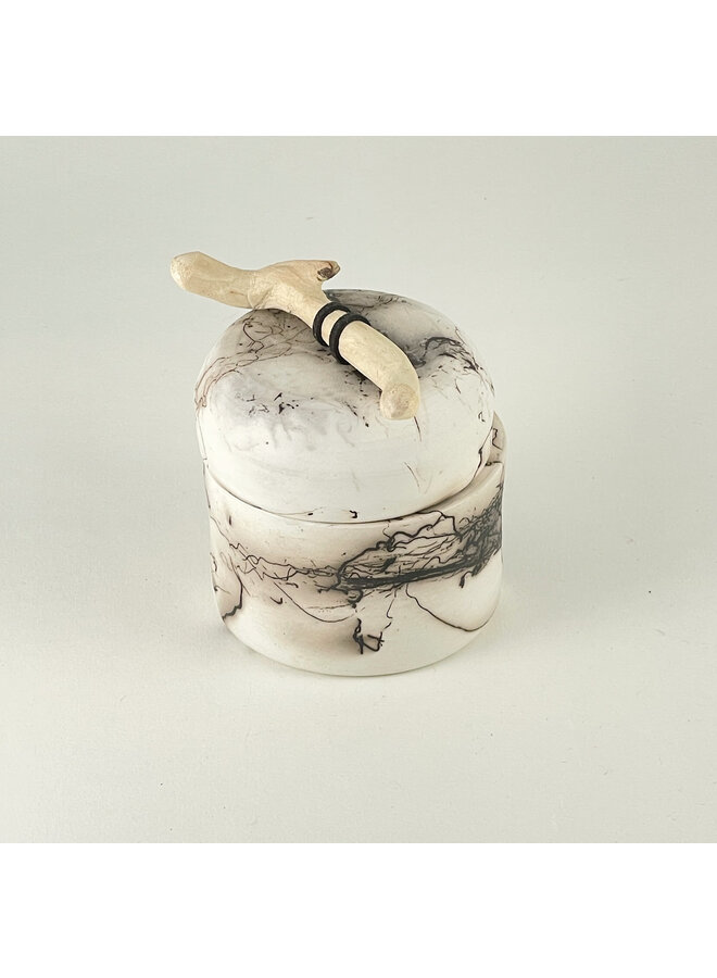 Керамический сосуд с крышкой и деревом 05
