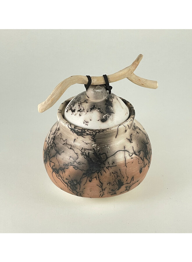 Керамический сосуд с крышкой и деревом 07