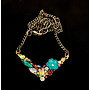 Collier en forme de V avec fleur bleue 657