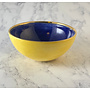 Stjärnblå, gul och guldfärgad keramikskål i mellanstorlek 074