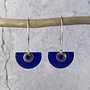 Boucles d'oreilles demi-cercle cobalt 02