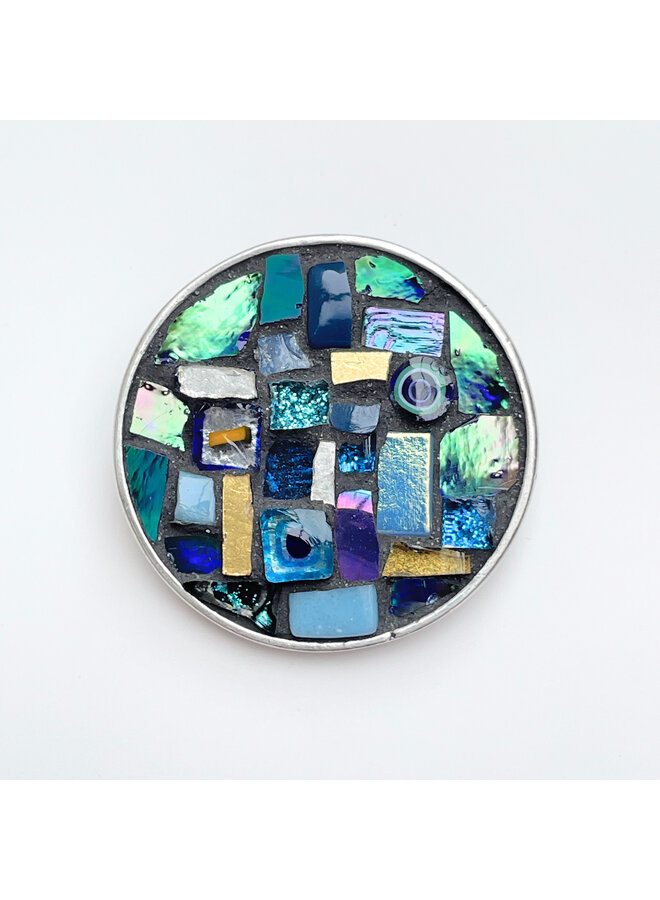 Broche redondo azul con mosaico 54