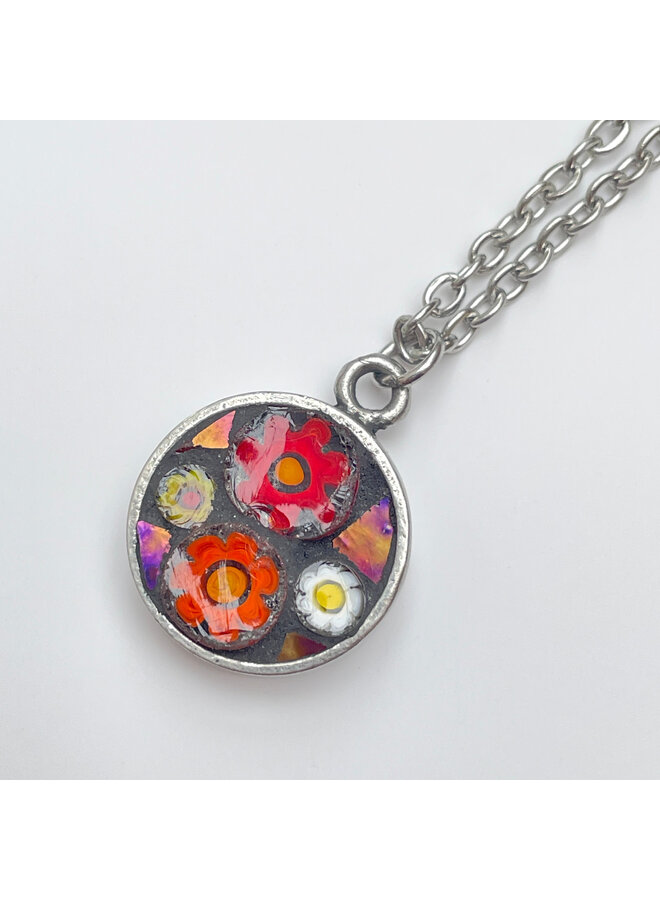 Runder Mosaikanhänger mit Blumenmuster, 71