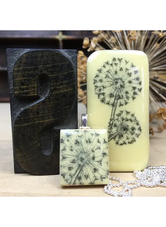 Allium Scrabble I Tile Pendant and Tiny Tin 91