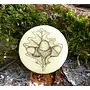 Брошь «Acorn Draughts Piece» на карточке 77