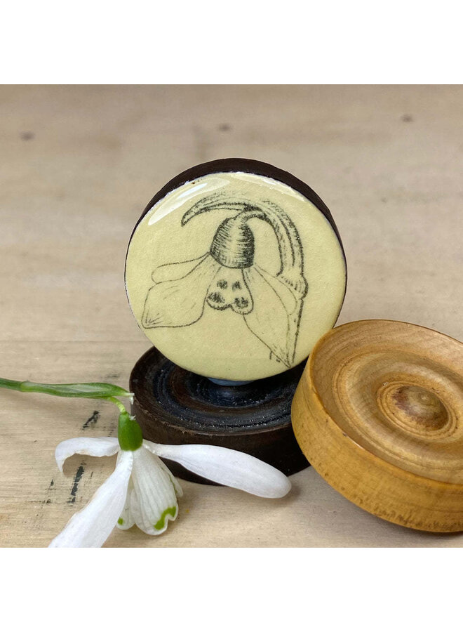 Snowdrop Draughts Piece Brooch on card  76