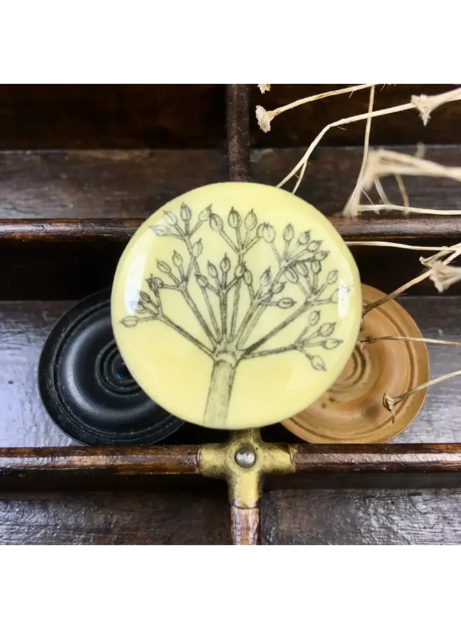 Parsley Draughts Piece Brooch on card  73