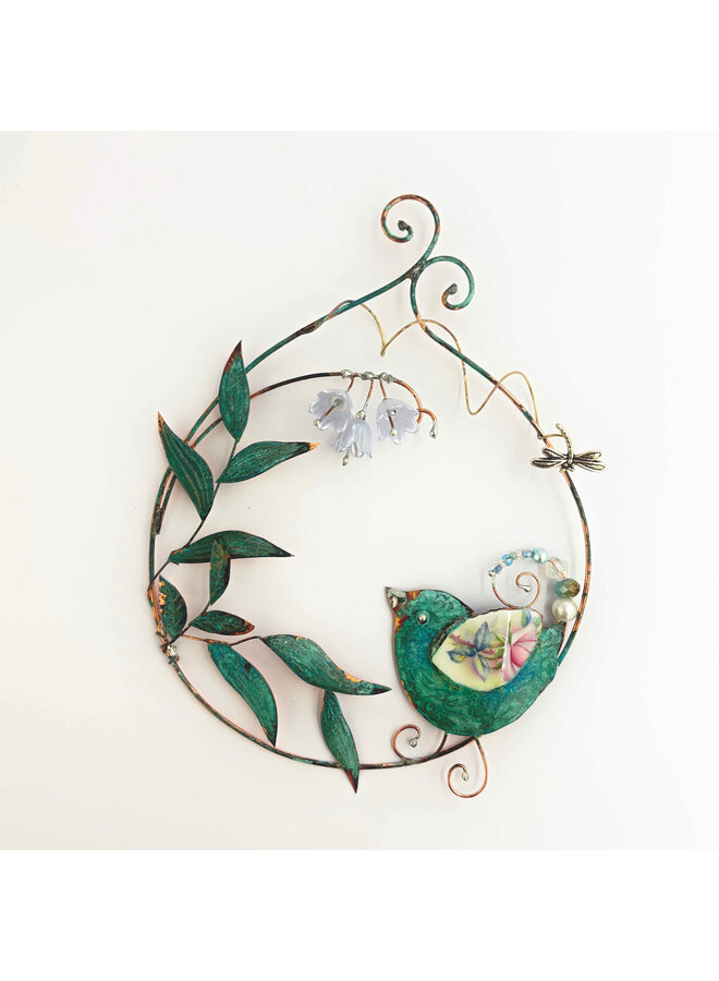 Colgante de aro con diseño de pájaros y flores