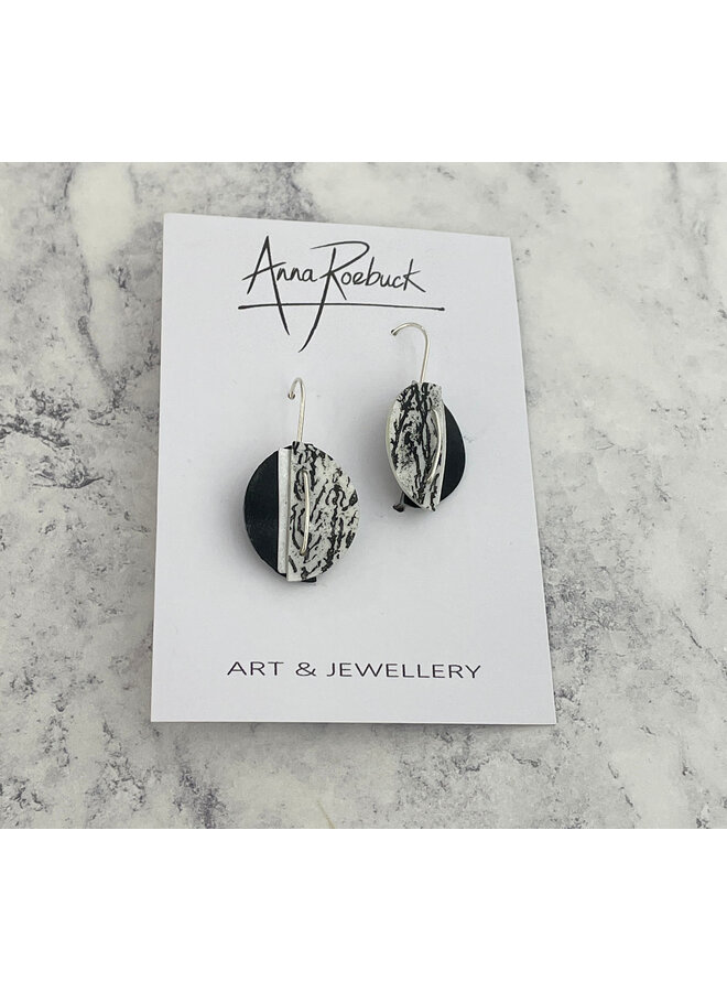 Miro black / white  contrast small earrings  207