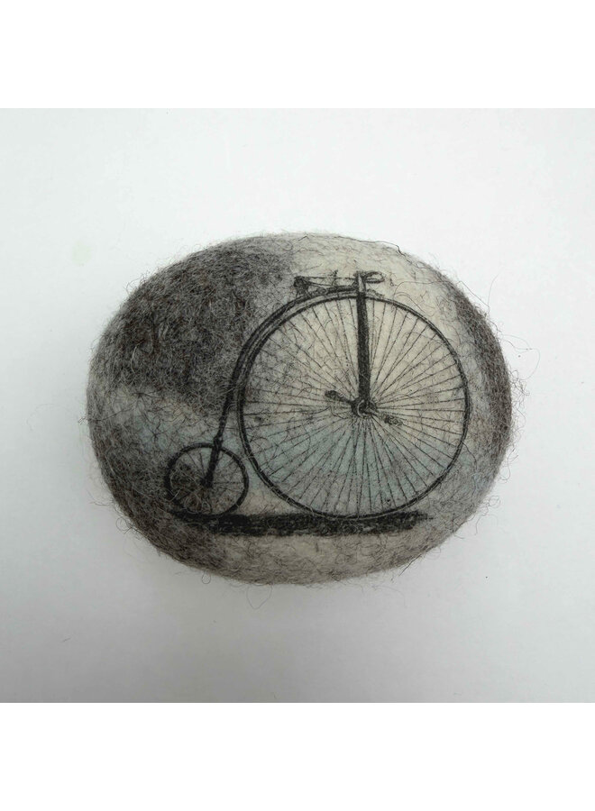 Bicycle Medium Felt Pebble 008