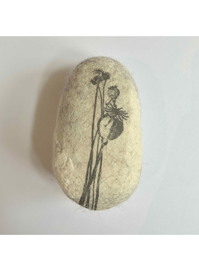 Poppy Medium Felt Pebble 014