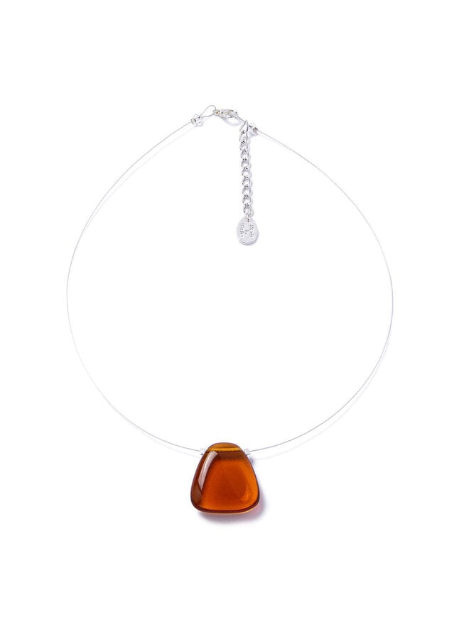 Halsband med bärnstensfärgad glashänge