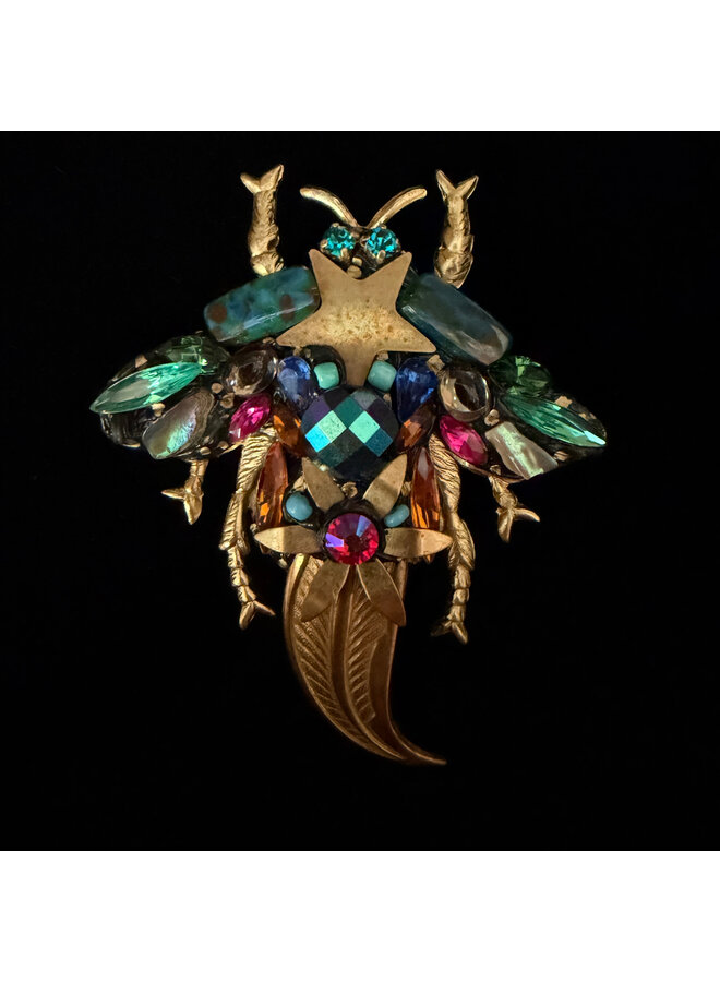 Bi med böjd svans Stor brosch 713
