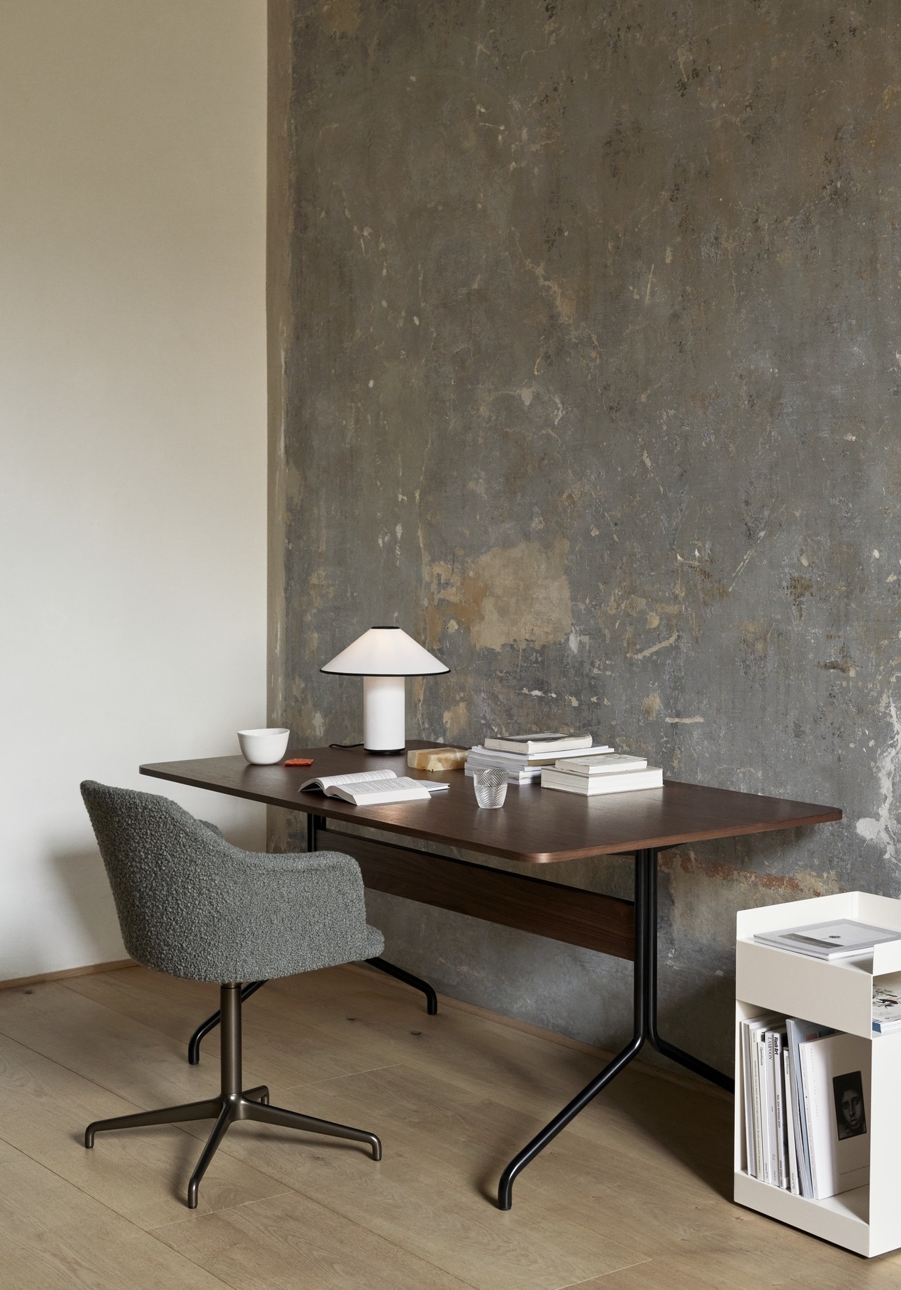 Pavilion Table AV18-4