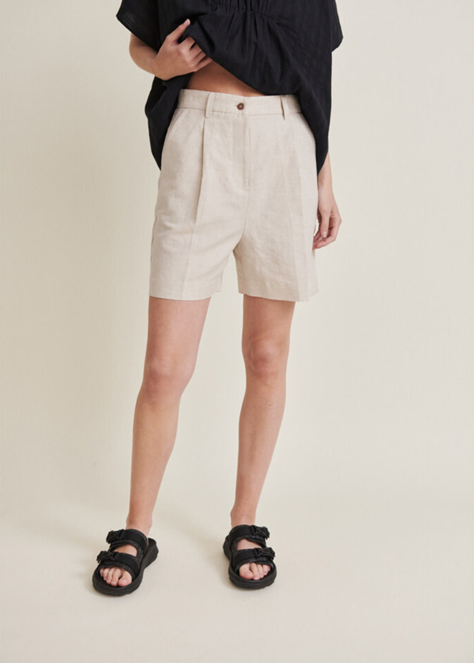 Basic Apparel Nata shorts