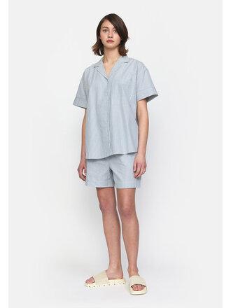 Esmé Studios Ruby Resort Shirt