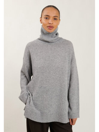 Basic Apparel Line T-Neck