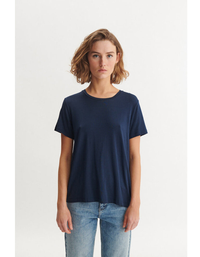 Basic Apparel Jolanda Tee