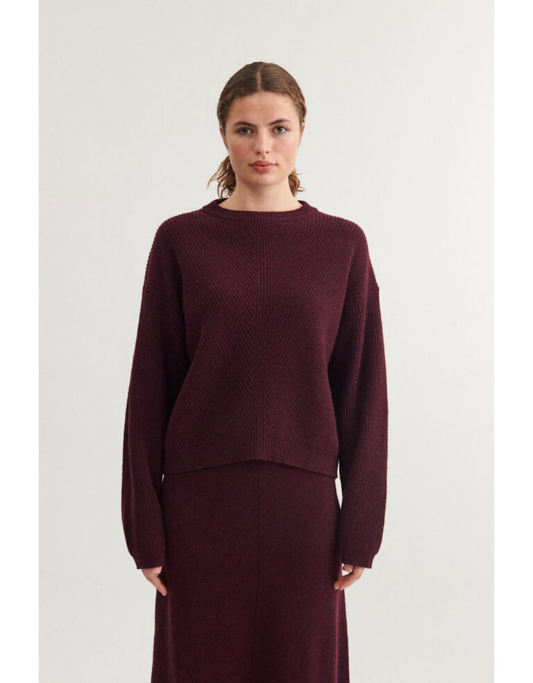 Basic Apparel Line O-Neck