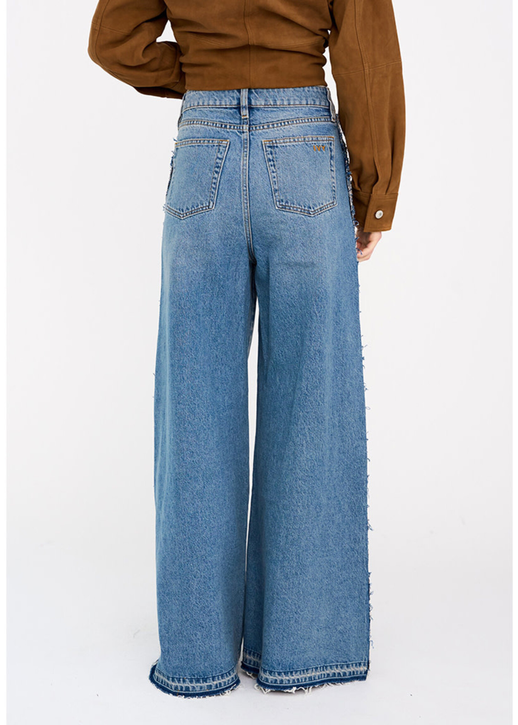 Ivy Funky Tyla - Wash Watford