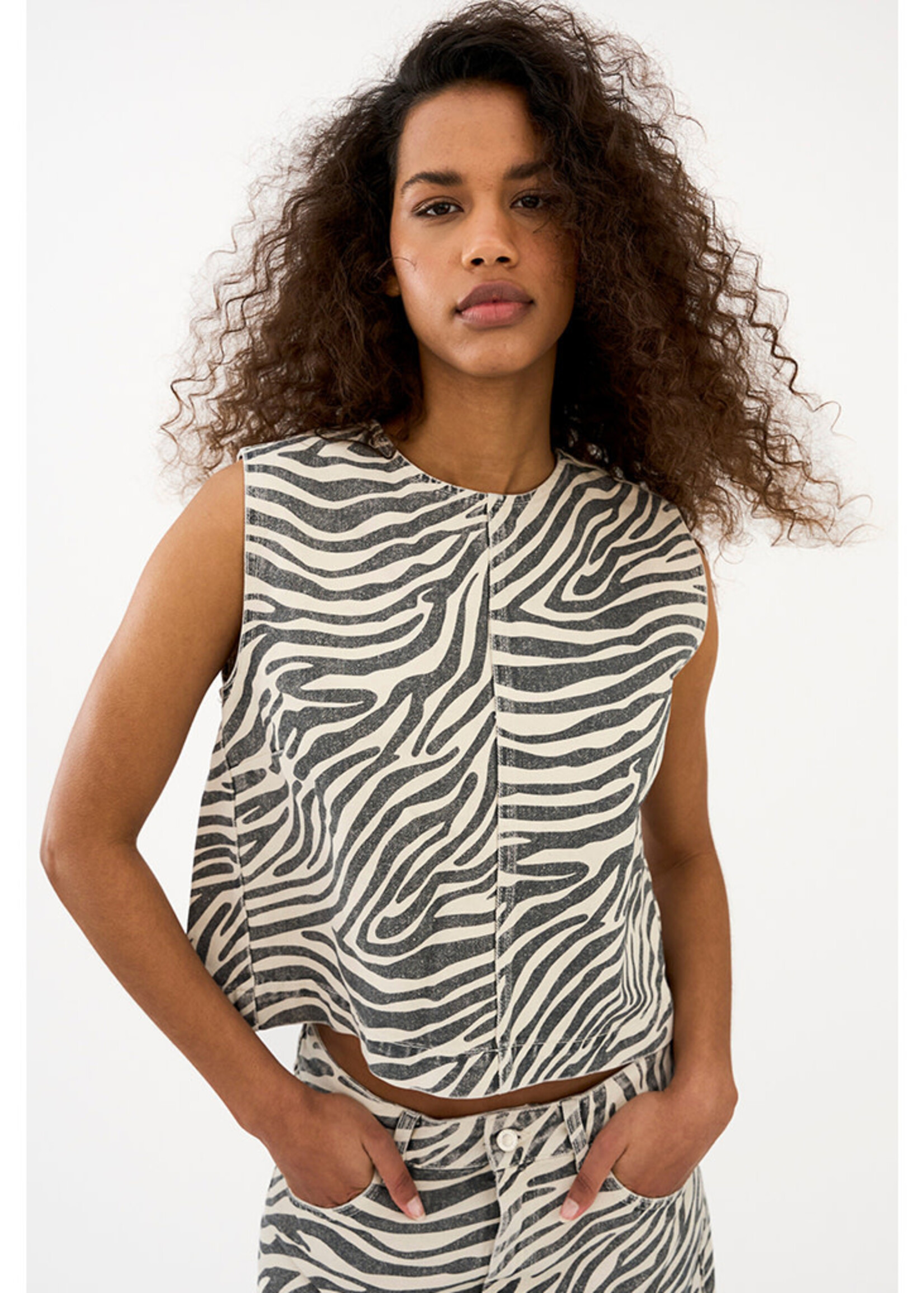 Ivy Heaven Cross Black Faded Zebra