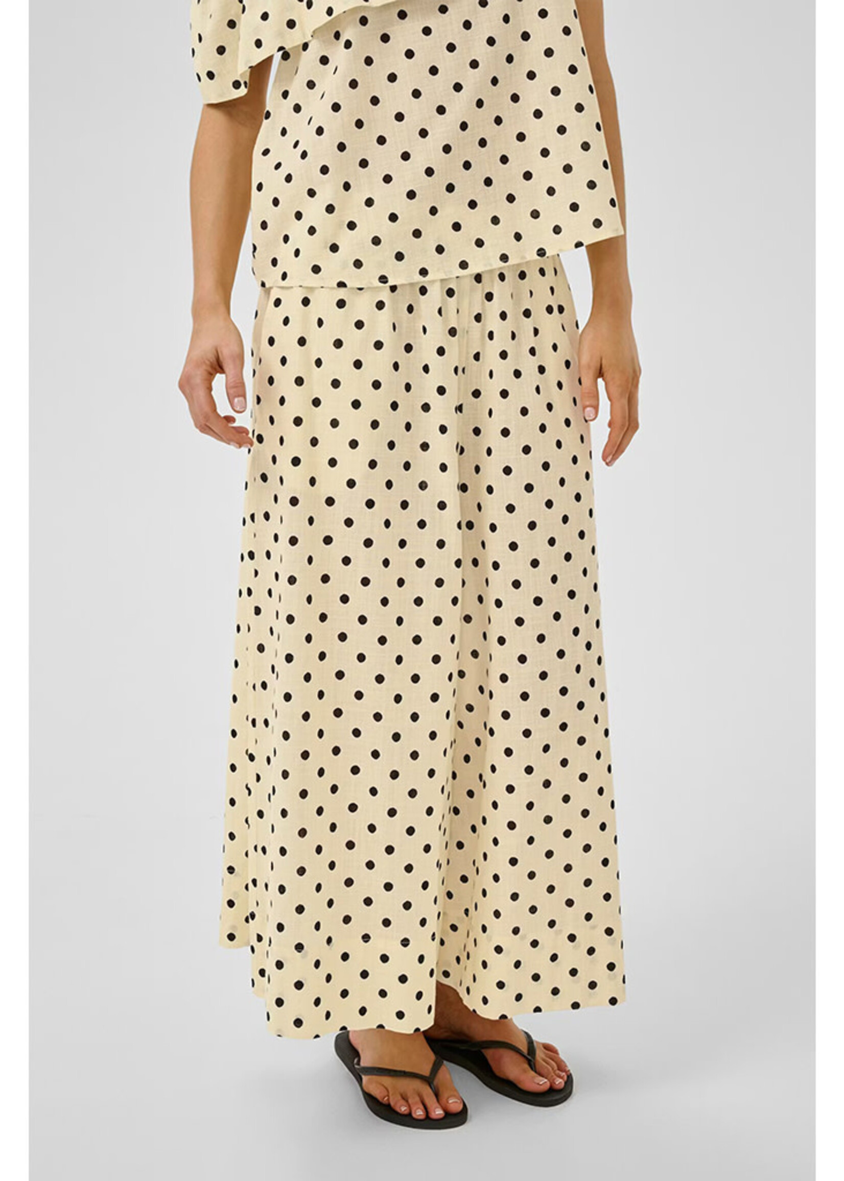 My Essential Wardrobe Nada Skirtpant