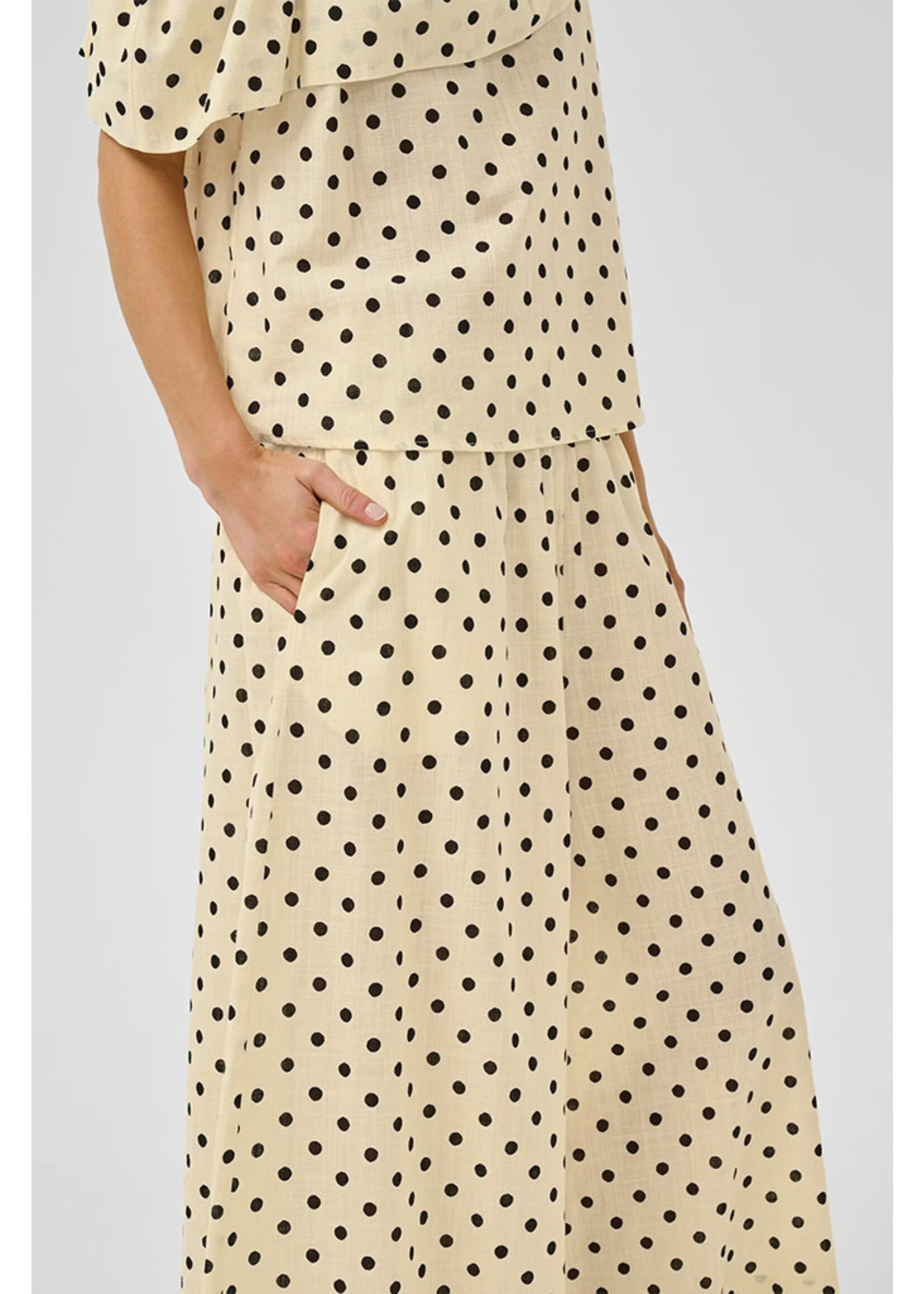 My Essential Wardrobe Nada Skirtpant