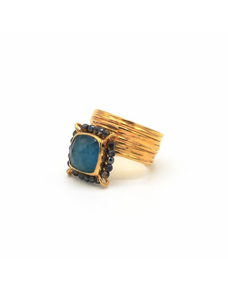 Tonia Makri Ring zilver verguld met blauwe Apatite, Kwarts en Rhodolite edelstenen