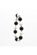 Bracelet with elastic black and silver beads