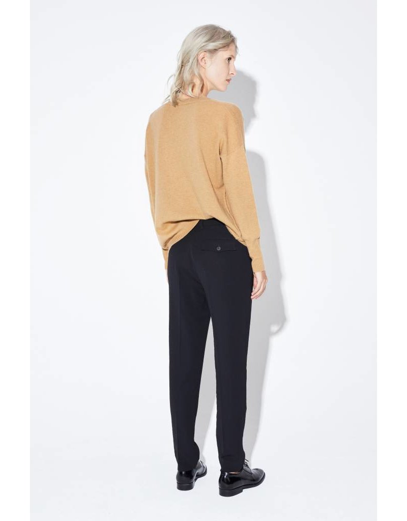 Zenggi LOOSE FIT V-NECK PULLOVER CAMEL