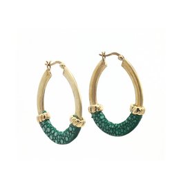 Barong Barong Earrings gold with stingray skin Green