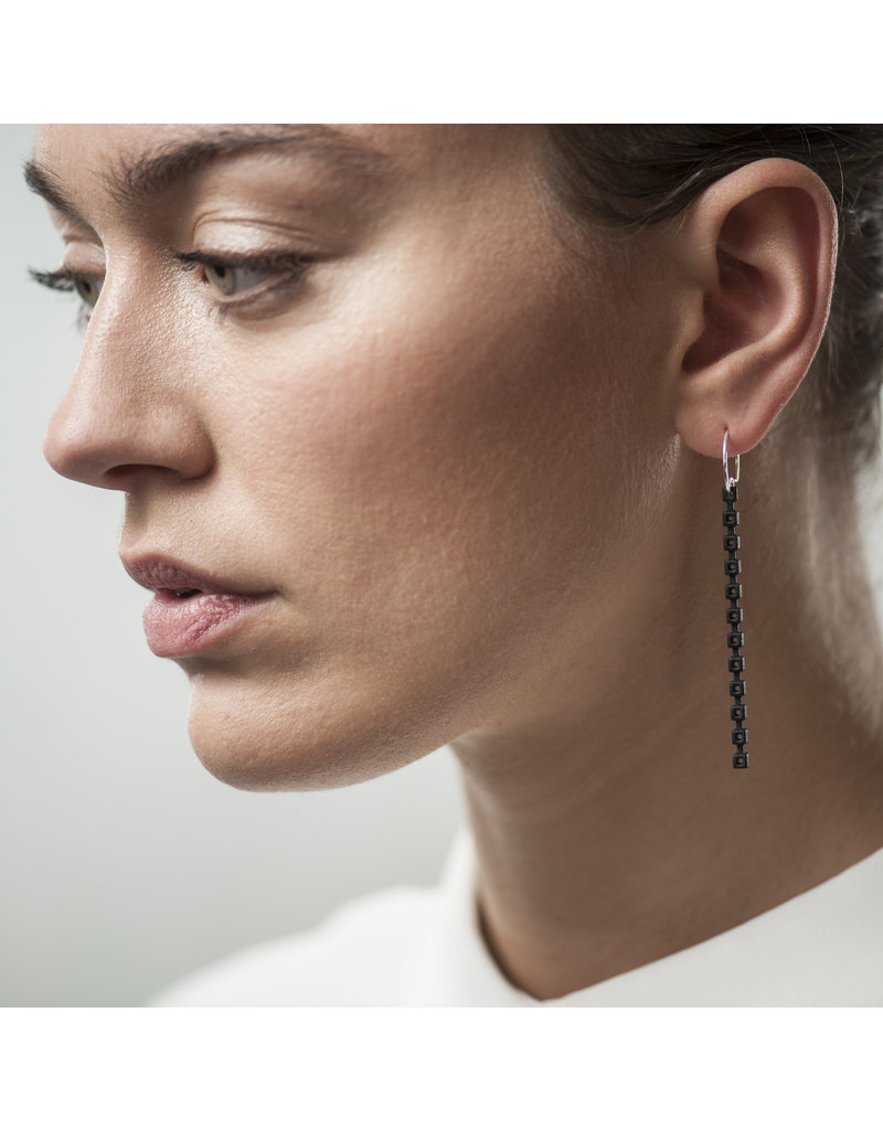 Ola Cube earring 2 Black