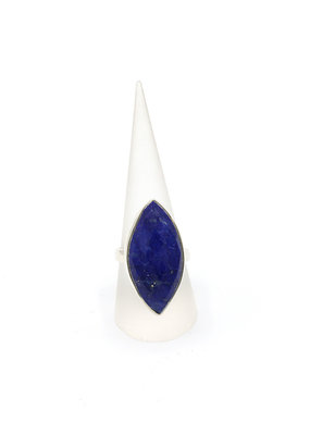 Ring zilver met grote blauwe lapiz lazuli