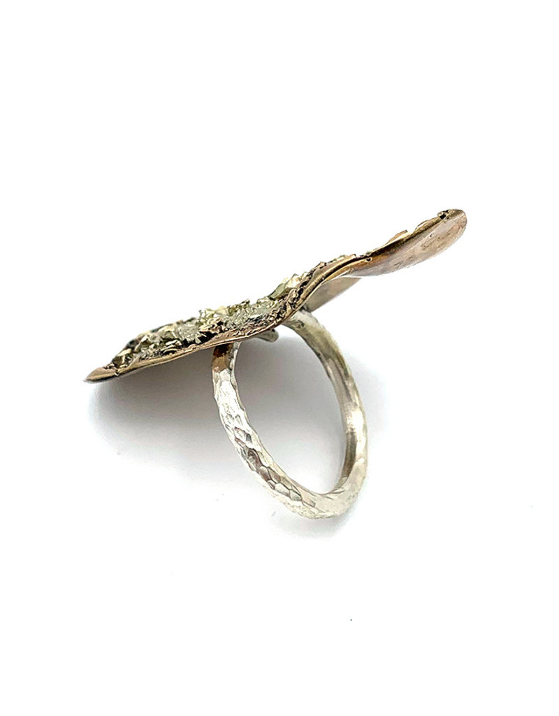 Tina Kotsoni Ring aanpasbaar onregelmatig goud/zwart