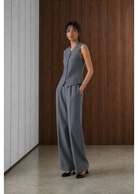 JL Company Odanback knitted viscose vest