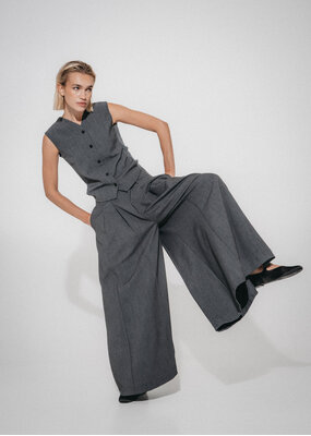 JL Company Coco pleated viscose pants