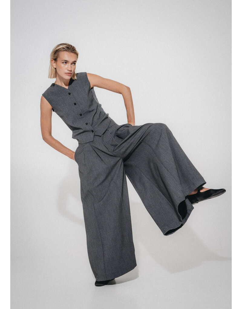 JL Company Coco pleated viscose pants