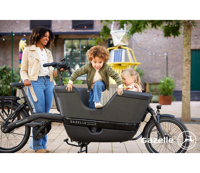 Makki Travel - Showroom model