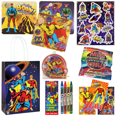 Henbrandt 10 STUKS | KANT-EN-KLARE Gevulde SUPER HERO Traktatie Tas INCLUSIEF Uitdeel Kado's. Bestaande uit: Tasje, Krijtjes, Notitieblok, Flipperspel, Puzzel, Stickervel en Bellenblaas | Jongens | Tractatiedozen voor Verjaardagen en Kinderfeestjes