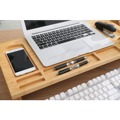 Decopatent Monitor / Laptop beeldscherm verhoger en bureau organizer - Monitorstandaard van bamboe hout - Monitorstandaarden 2 in 1 - Met vakje voor telefoon, beker en pennenbak - Monitorverhoger bureau standaard van Decopatent®