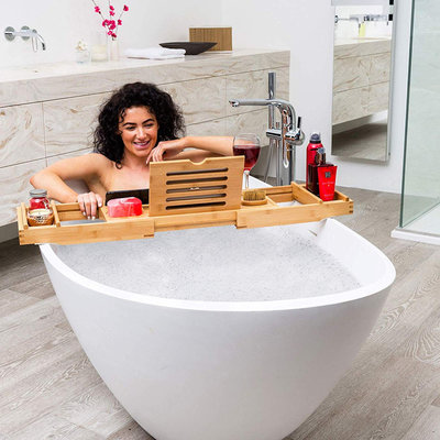 Decopatent Luxe Bamboe Badrekje Uitschuifbaar met Boekenhouder / Tablethouder - Uitschuifbaar badrek van: 75 tot 110 cm - Bamboe Hout - Badplank met Boekenhouder + Plaats voor Kaars en Glas Wijn - Bamboe kleur