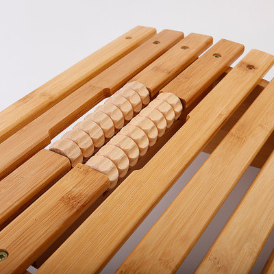 Decopatent Voetmassage Roller bank bamboe hout - Ontspannende Voet massage door de voetmassageroller - Reflexologie - Voetroller voor voetmassage - Voor op de grond of onder bureau - Decopatent®