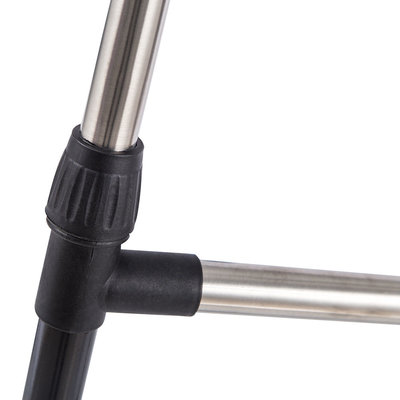 Decopatent Verrijdbaar mobiel Kledingrek op wieltjes - 1 Uitschuifbare Kledingstang van 90 -> 150 Cm - Stevig Staand Mobiel Verstelbaar Kleren Rek Garderoberek - Kleding rek in Hoogte instelbaar 100 -> 160 Cm - Kleur: Zwart/Chrome - Decopatent®