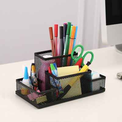 Decopatent Pennenbak met 4 vakken voor pennen, potloden, notitieblok / post it en paperclips etc  - Mesh bureau organizer - pennenbakje van metaal / gaas - pennenhouder - bureau organizer Kleur: Zwart – Decopatent®